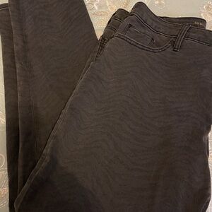 Chico's Black Skinny Jeans with Modern Appeal